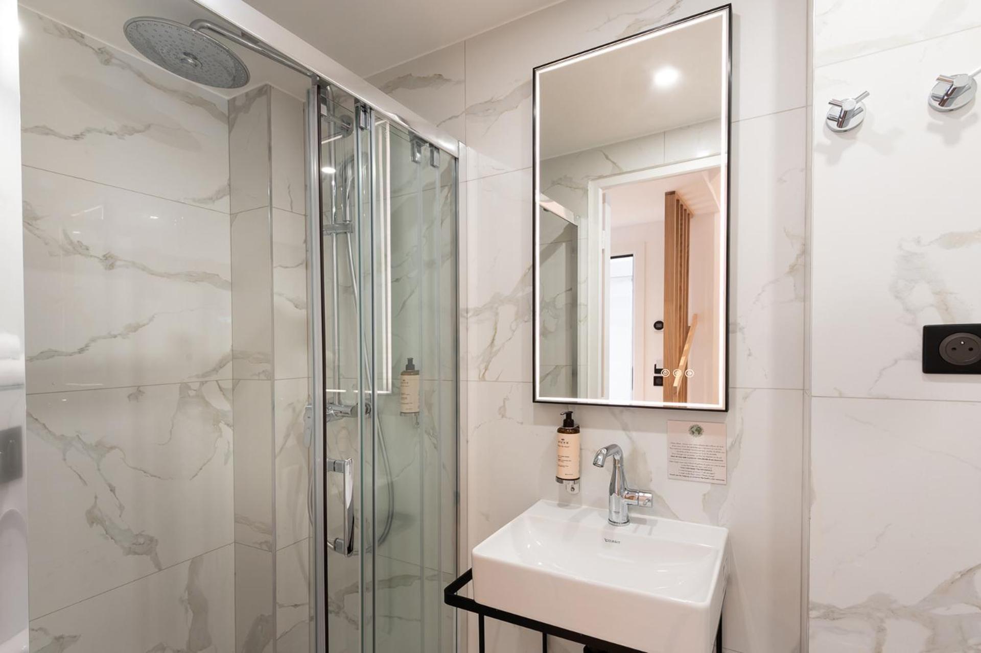 Les Suites Hcr Paris Eksteriør bilde